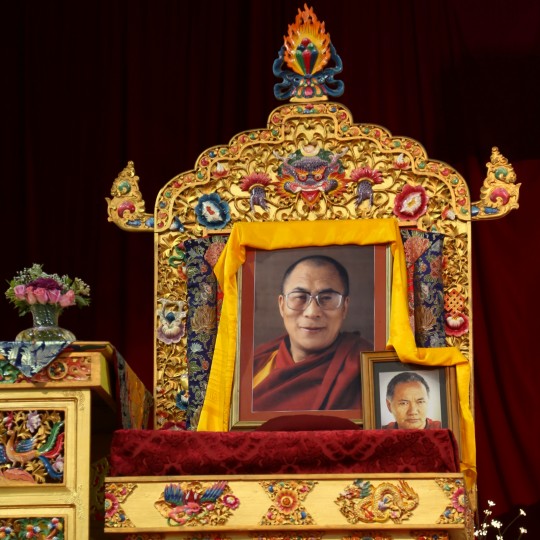 Photos of His Holiness the Dalai Lama and Lama Yeshe on the throne next to Lama Zopa Rinpoche at the retreat in Australia, October 2014. Photo by Ven. Thubten Kunsang.
