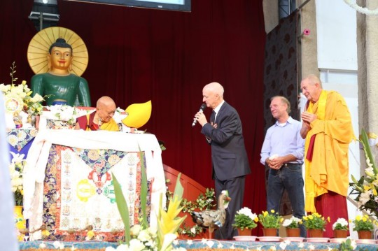 Ian Green thanking Rinpoche on behalf of the entire retreat and the three centers hosting, and requesting Rinpoche to continue the teachings. 