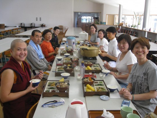 Students from Do Ngak Sung Juk enjoy a delicious lunch during nyung nä, September 2014, Japan. Photo courtesy of Doc O'Connor.