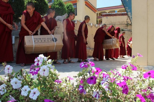 Kopan monks and nuns worked with several charities and individuals to distribute much needed aid to villagers in upper Tsum. Photos courtesy of Geshe Tenzin Lundrup. 