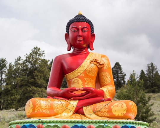 Amitabha statue, Buddha Amitabha Pure Land, Washington, US, June 2015. Photo by Chris Majors.