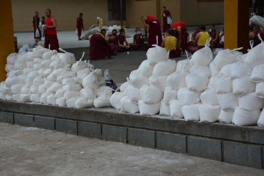 Cooking and food staples, such as flour, were offered to 2,973 monks at Sera Je Monastery over the Summer break. 