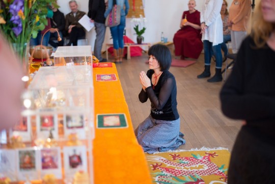 Devotee at the Maitreya Loving Kindness Tour event hosted by Aryatara Institut, Johannissaal, Schloss Nymphenburg, Munich, Germany, September 2015. Photo courtesy of Robert Schwabe.