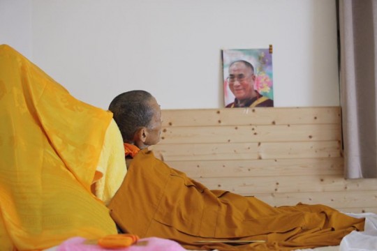 Khensur Rinpoche Lobsang Palden's body while in clear light meditation, May 2016. Photo courtesy of Ven. Jampa Khedrub.