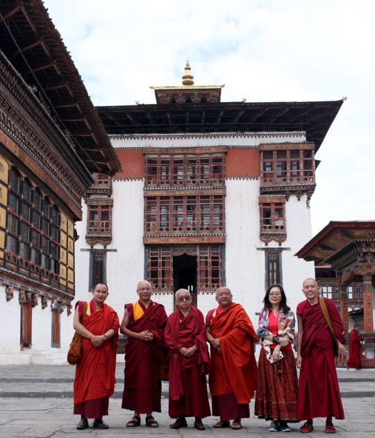 Lama Zopa Rinpoche at Tashichö Dzong with Geshe Tenzin Khenrab and students, Thimphu, Bhutan, June 2016. Photo by Ven. Lobsang Sherab.