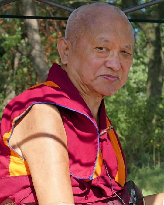 Lama Zopa Rinpoche explaining the amazing benefits of receiving the lung of “the names of Manjushri” at a picnic organized by Shantideva Meditation Center in New York, NY, August 2016. Photo by Ven. Roger Kunsang.