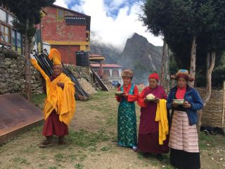 Guru Rinpoche Statue Arrives at Lawudo