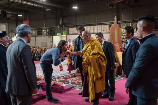 Osel greeting His Holiness the Dalai Lama in Milan, October 2016. Photo by Tenzin Choejor.