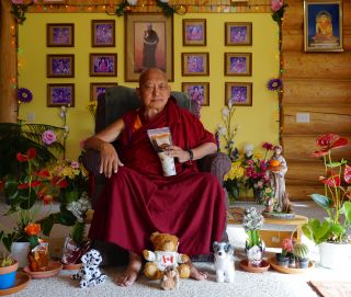 Lama Zopa Rinpoche and friends send you warm season’s greetings! Washington State, USA, November 2016. Photo by Ven. Lobsang Sherab.