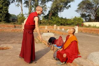 Debate Demonstrated in English by Sera Je IMI Monks [Video]