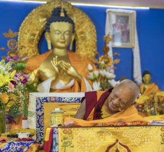Rinpoche Gives Oral Transmission of Golden Light Sutra in Delhi