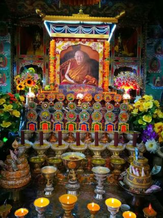 Stupa to Hold Holy Body of Trulshik Rinpoche