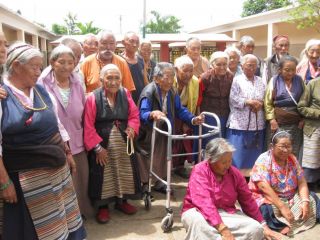 Support Offered to Elders of Dhondenling Tibetan Settlement, Kollegal, India