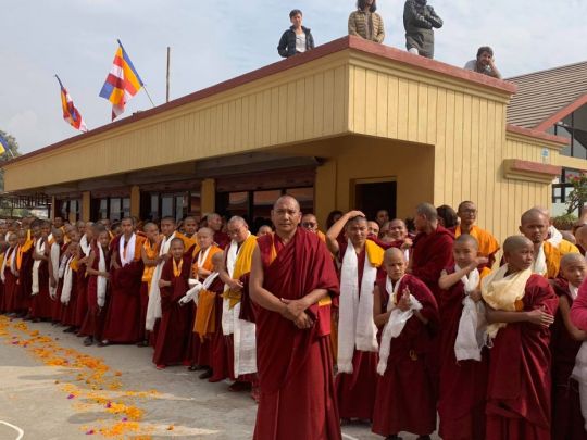 Monks awaiting LZR arrival 201812 Kopan FB