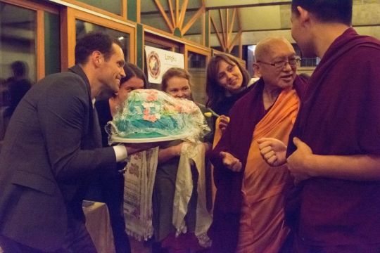 lhagsam-study-group-zurich-offered-a-vegan-cake-to-lama-zopa-rinpoche-longku-center-november-2018-photo-by-séverine-gondouin
