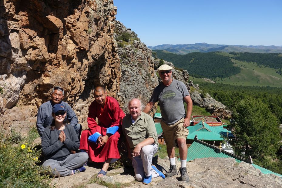 driver-oyunbaatar-center-director-ianzhina-lama-of-tuvkhun-monastery-cees-and-bill-in-mongolia-while-on-a-pilgrimage-organized-by-ganden-do-ngag-shedrup-ling-august-2018-photo-from-ianzhina-bartanova
