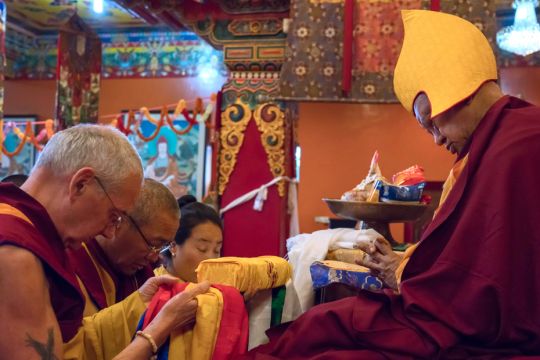 Lama-Zopa-Rinpoche-Khadro-la-Khen-Rinpoche-Geshe-Chonyi-Ven-Roger-Kunsang-LLPuja-Kopan-201904