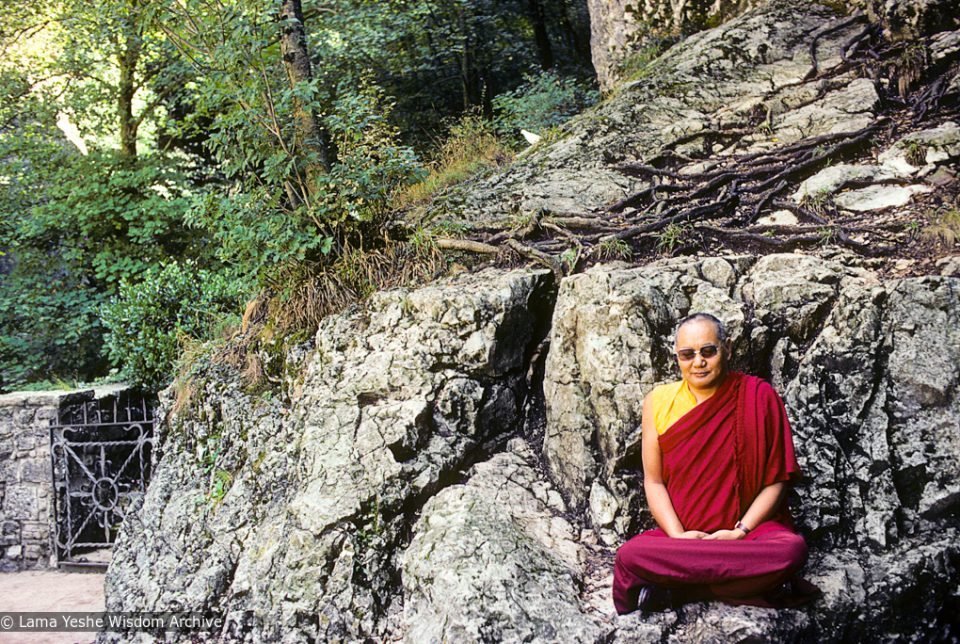 Link to Lama Yeshe Wisdom Archive Image Gallery
