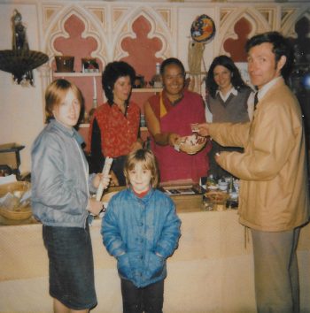Lama Yeshe with Ondy Willson, Brenda, Harvey Horrocks and kids, at the Chapel Cafè of Manjushri Institute, 1980. Photo courtesy Lama Yeshe Wisdom Archive. Big Love p. 845