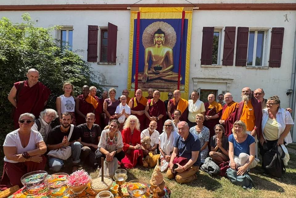 The Nalanda Monastery community with Khen Rinpoche Geshe Wangdu on the auspicious occasion of Chökhor Düchen. Photo courtesy of the Nalanda Monastery Facebook page.
