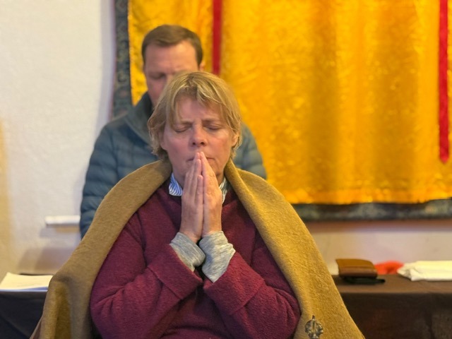 Practitioner during the Nyung Na retreats at Institut Vajra Yogini, November 2025–June 2026, led by Ven. Charles. Photo courtesy of Institut Vajra Yogini.