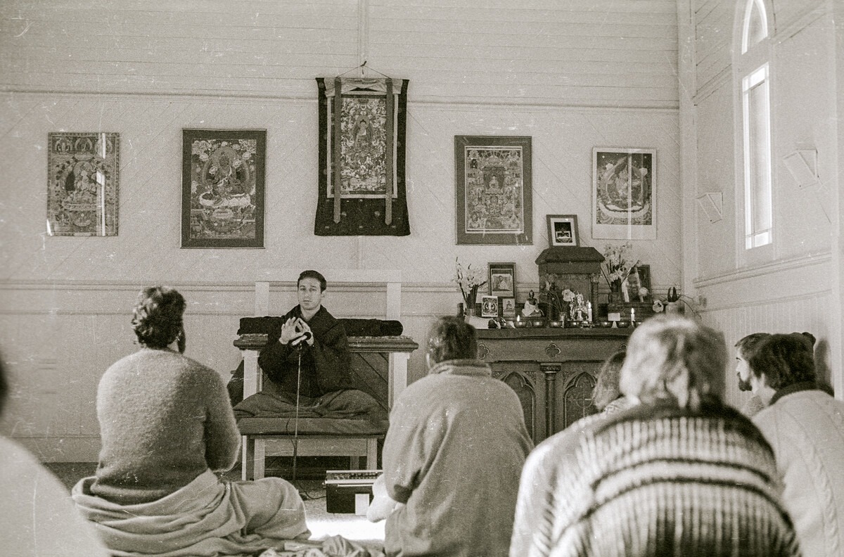 Scott Brusso leading meditation during the Mahamudra retreat in Bendigo, Australia, 1981. Photo courtesy LYWA.