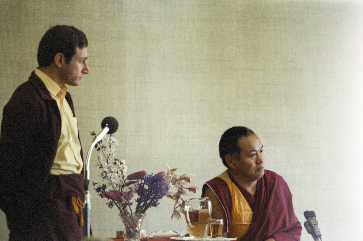 Lama Yeshe, with Scott Brusso, bestowing his teachings from two-week Mahamudra retreat in Australia, 1981. Photo courtesy LYWA.