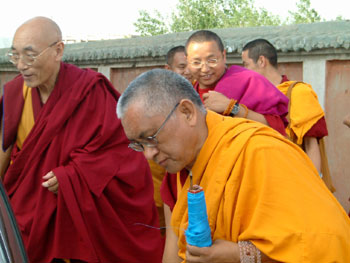 This Is How Buddhist Monks Are Taught To Breathe - Motherhood