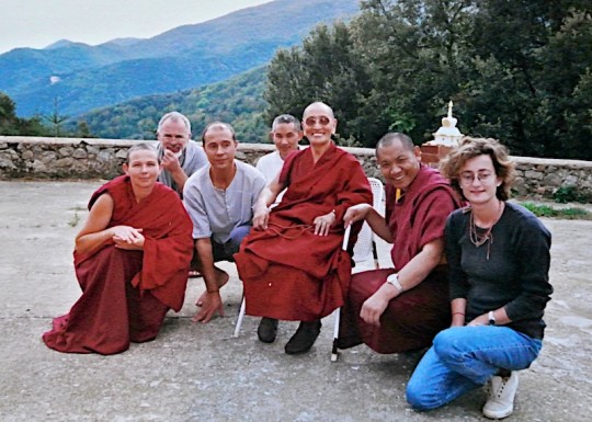 Kiko (third from the left) and Bea (first from the right) with Kirti Tsenshab Rinpoche and Alak Rinpoche in their visit to Tushita. Photo courtesy of Tushita Retreat Centre.