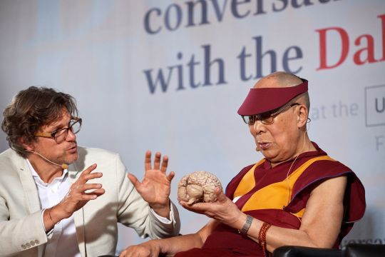 His Holiness the Dalai Lama and Steven Laureys, www.olivieradam.net