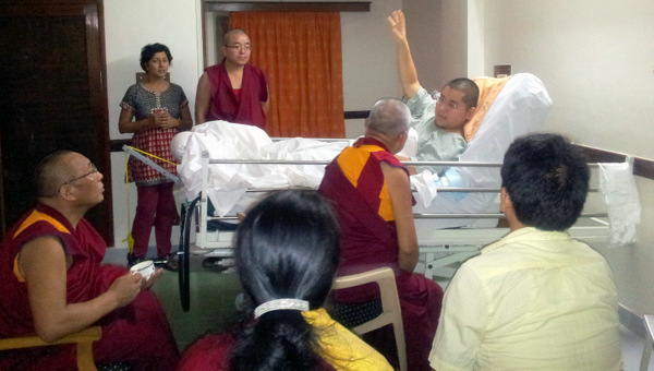 Lama Zopa Rinpoche Visits H.E. Ling Rinpoche