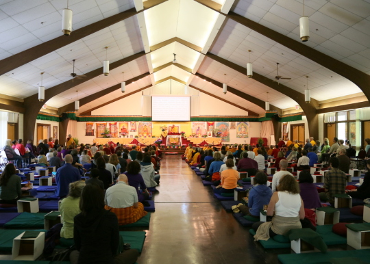 Lama Zopa Rinpoche and retreat participants, YMCA Blue Ridge Assembly, Black Mountain, North Carolina, US, May 2014. Photo by Ven. Thubten Kunsang. 
