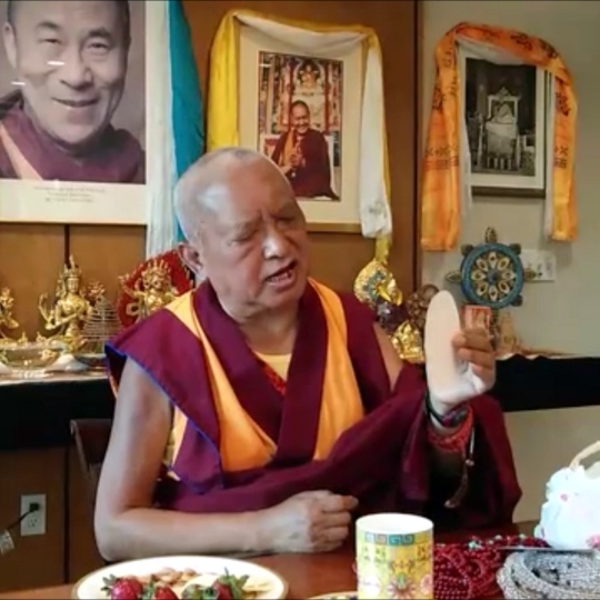 Lama Zopa Rinpoche explaining the benefits of the Namgyälma mantra at the FPMT International Office in Portland, Oregon, US, April 2014. Photo by Mandala.